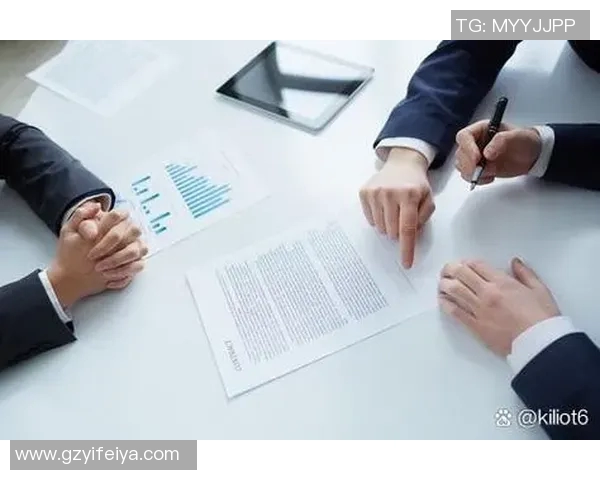 成都羽毛球队在大师赛中的团队协作表现分析与启示