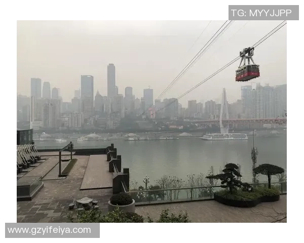 重庆足球队的技术之旅:揭秘足球巨献背后的故事与技巧 重庆足球队的技术之旅:揭秘足球巨献背后的故事与技巧