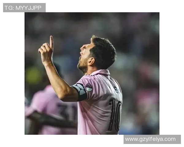 怀念已故足球巨星他们的传奇与影响力永存于世